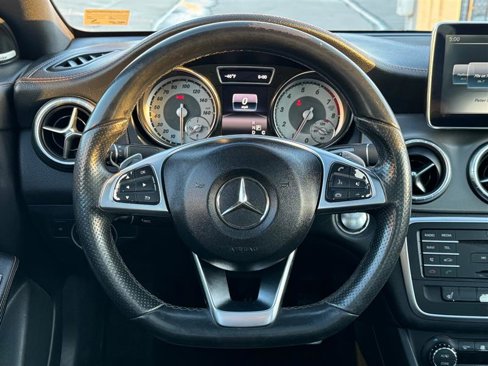 Used 2016 Mercedes-Benz CLA 250 4MATIC image 32