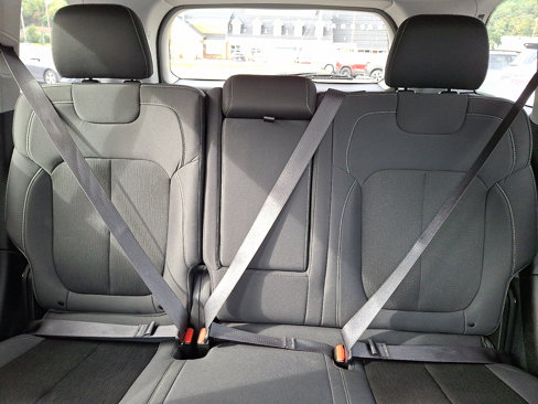 Used 2023 Jeep Grand Cherokee Laredo image 19