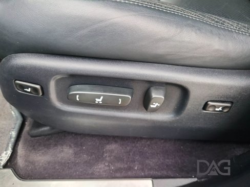 Used 2011 Lexus LX 570 4WD w/ Luxury Pkg image 15