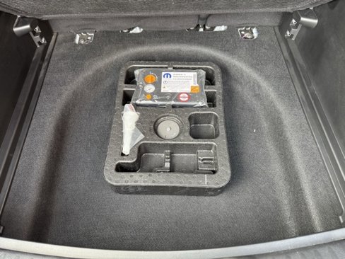 Used 2022 Jeep Compass Limited image 14