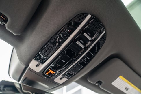 Used 2018 Porsche Panamera 4 image 27