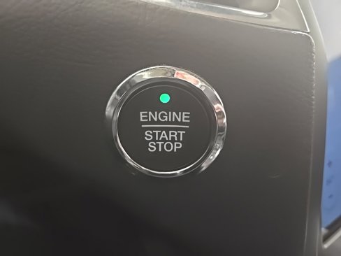 Used 2024 Ford Edge Titanium image 17