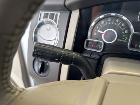 Used 2010 Ford Expedition XLT image 17