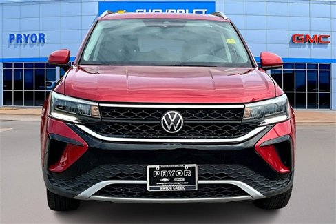 Used 2022 Volkswagen Taos SE image 2