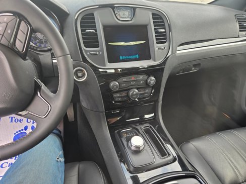 Used 2023 Chrysler 300 S image 8