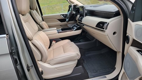 Used 2019 Lincoln Navigator Reserve image 40