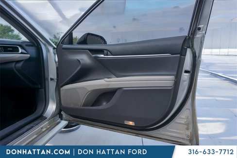 Used 2018 Toyota Camry L image 20