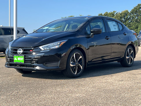 New 2025 Nissan Versa SR w/ Trunk Package image 4