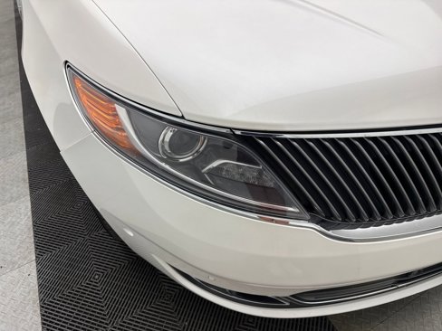 Used 2014 Lincoln MKS AWD w/ Equipment Group 201A image 10