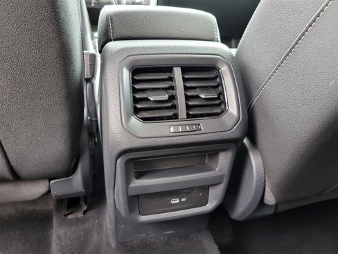 Used 2024 Volkswagen Taos SE w/ Black Wheel Package image 14