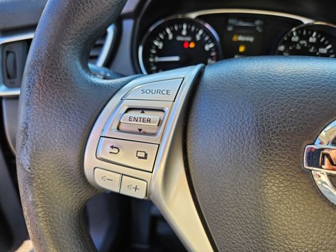 Used 2015 Nissan Rogue SV w/ SV Premium Package image 17