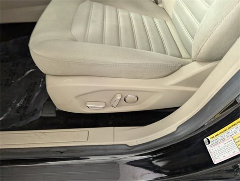 Used 2017 Ford Fusion SE image 13