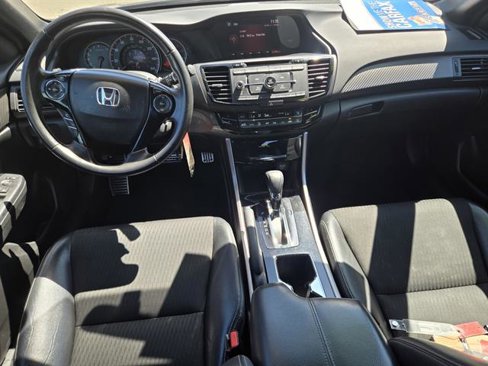 Used 2017 Honda Accord Sport image 12