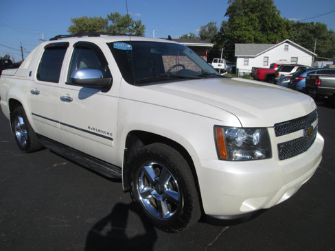 Used 2013 Chevrolet Avalanche LTZ image 7