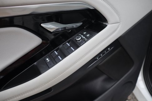 Used 2021 Land Rover Range Rover Evoque S image 12