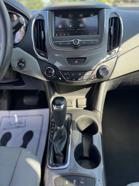Used 2019 Chevrolet Cruze LT w/ Convenience Package image 13