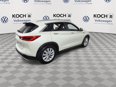 Used 2019 INFINITI QX50 Essential w/ Premium Heat Package image 8