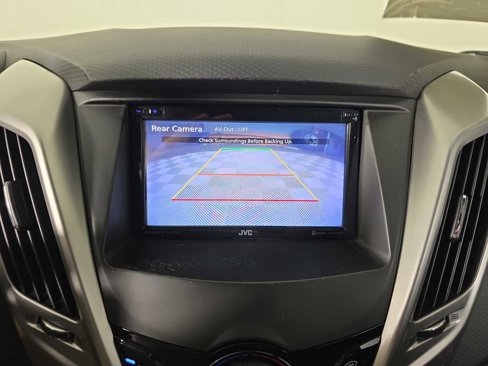 Used 2013 Hyundai Veloster w/ Style Pkg image 13