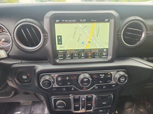 Used 2019 Jeep Wrangler Unlimited Sahara image 16
