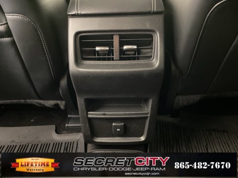 Used 2016 Ford Edge Titanium image 29