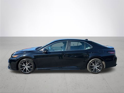 Used 2023 Toyota Camry SE image 10