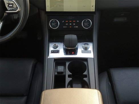 Used 2021 Jaguar F-PACE S image 27
