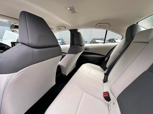 Used 2022 Toyota Corolla LE image 18