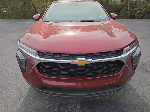 Used 2024 Chevrolet Trax LS w/ LS Convenience Package image 8