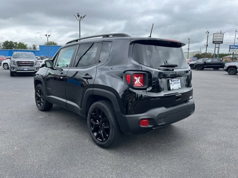 Used 2022 Jeep Renegade Altitude image 7