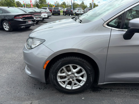 Used 2020 Chrysler Voyager LX image 11