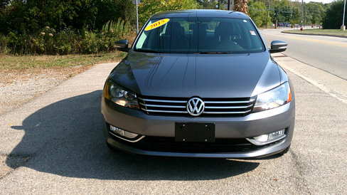 Used 2015 Volkswagen Passat 1.8T Limited Edition image 2