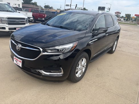 Used 2019 Buick Enclave Essence w/ LPO, Luxury Package image 2