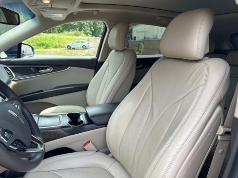 Used 2017 Lincoln MKX Reserve image 19
