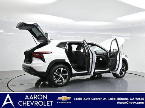 New 2026 Chevrolet Trax RS image 4