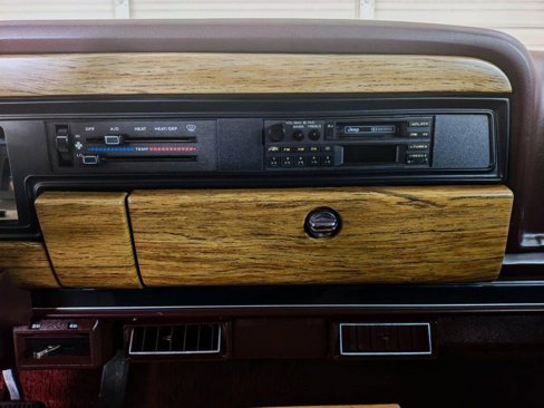 Used 1989 Jeep Grand Wagoneer image 26