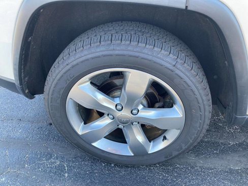 Used 2012 Jeep Grand Cherokee Overland image 23