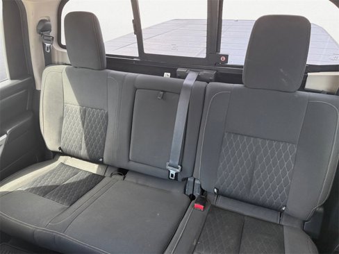 Used 2016 Nissan Titan SV image 13