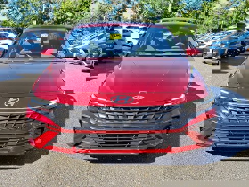 Used 2024 Hyundai Elantra Blue image 2