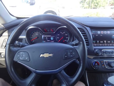 Used 2019 Chevrolet Impala LT w/ LT Convenience Package image 17