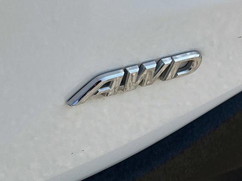 Used 2019 Toyota RAV4 LE image 10