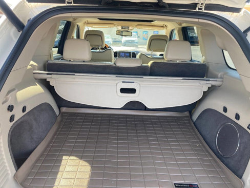 Used 2012 Jeep Grand Cherokee Overland image 12