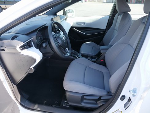 Used 2025 Toyota Corolla SE image 17