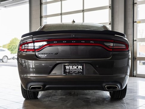 Used 2019 Dodge Charger SXT w/ Blacktop Package image 4