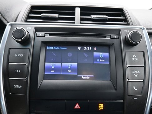Used 2016 Toyota Camry LE image 16