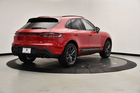 Certified 2025 Porsche Macan Turbo image 7