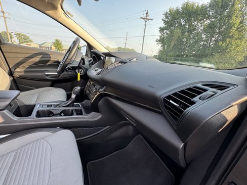 Used 2018 Ford Escape SE w/ SE Sport Appearance Package image 25