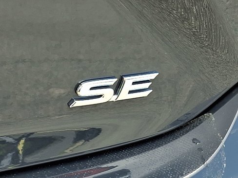 Used 2025 Toyota Camry SE image 30