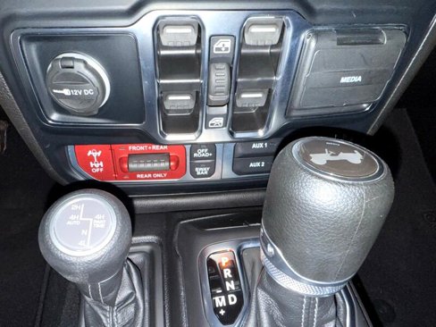 Used 2024 Jeep Wrangler Unlimited Rubicon 4xe image 25