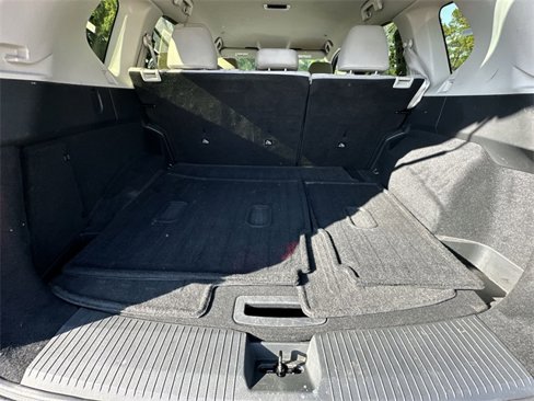 Used 2023 Nissan Rogue SV image 25