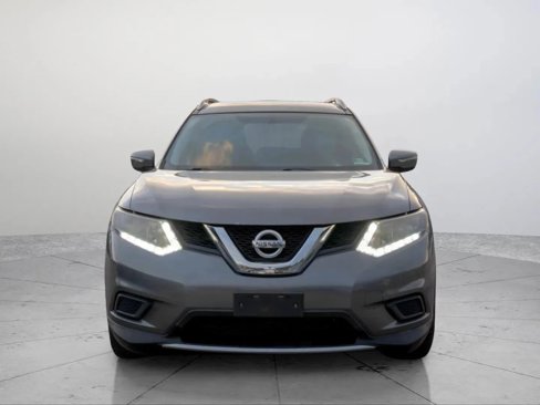 Used 2015 Nissan Rogue SV image 2